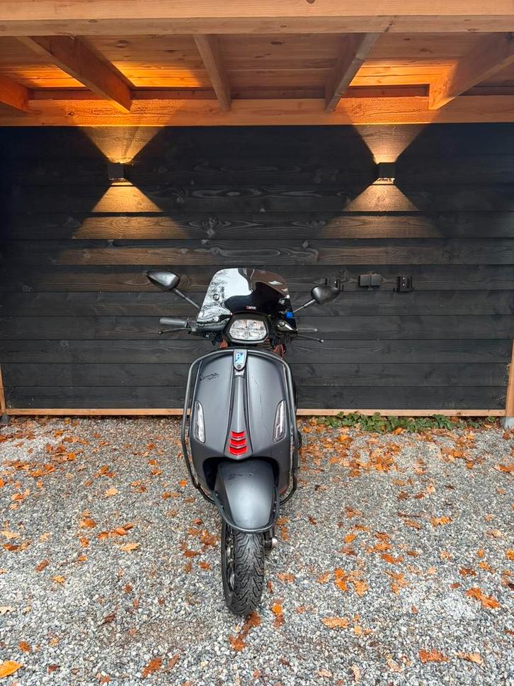 Vespa Sprint 45 S E5 Mat Zwart Full Option, Fietsen en Brommers, Scooters | Vespa, Gebruikt, Vespa S, Maximaal 45 km/u, Benzine