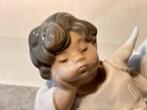 Lladro engel liggend nr. 4541 porselein, Verzamelen, Beelden en Beeldjes, Verzenden, Zo goed als nieuw, Overige typen