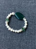 Nieuwe armband met zoetwaterparels en jade, Ophalen of Verzenden, Zo goed als nieuw, Elastiek
