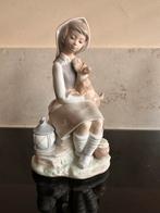 Lladro 'A Warm Welcome' Porseleinen Beeld, Antiek en Kunst, Antiek | Porselein, Ophalen of Verzenden