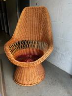 Vintage pauwstoel rotan, Ophalen, Zo goed als nieuw, 75 tot 100 cm, 50 tot 75 cm