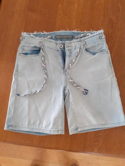 SPORTIEVE GEISHA SHORT MAAT 38, Kleding | Dames, Spijkerbroeken en Jeans, Zo goed als nieuw, W30 - W32 (confectie 38/40), Blauw