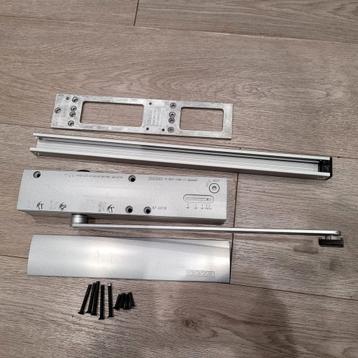 Geze TS 5000 SoftClose Deurdranger met Glijrail zilver beschikbaar voor biedingen