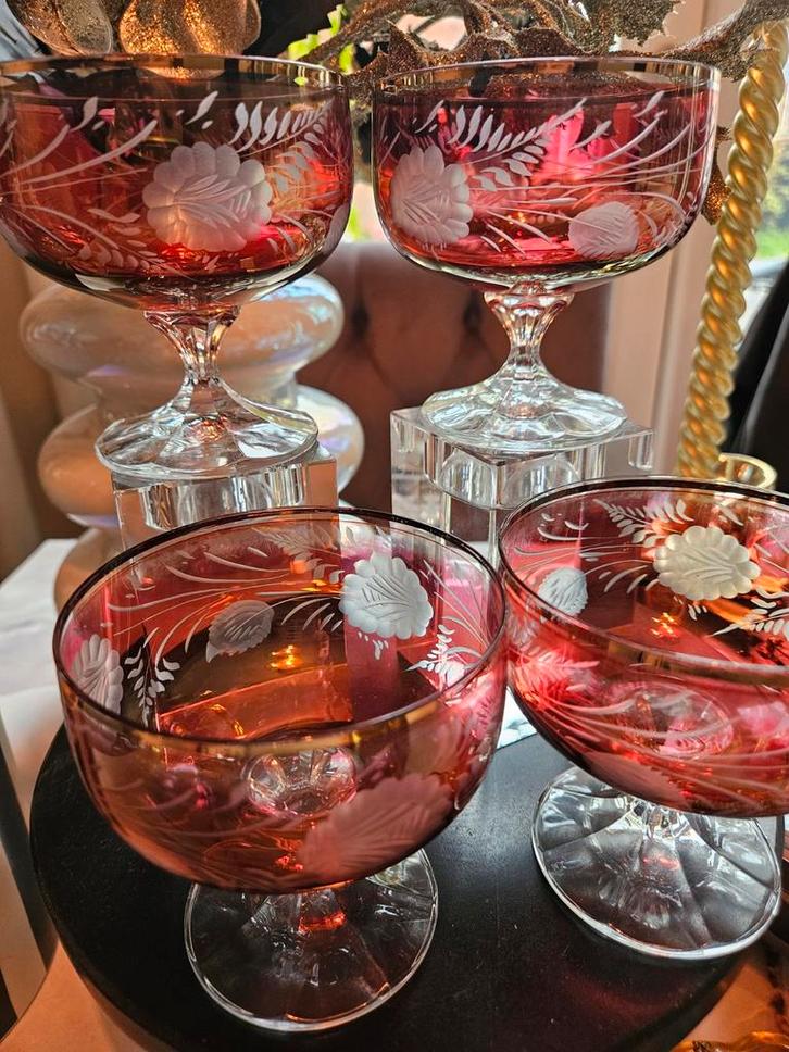 4 Robijnrode Boheemse Kristal Coupe Glazen, Antiek en Kunst, Antiek | Glas en Kristal, Ophalen of Verzenden
