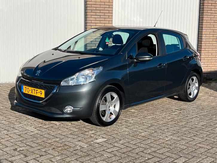 Peugeot 208 1.2 VTi 82PK 5D, Auto's, Peugeot, Particulier, Benzine, A, Hatchback, Handgeschakeld, Origineel Nederlands, Zilver of Grijs