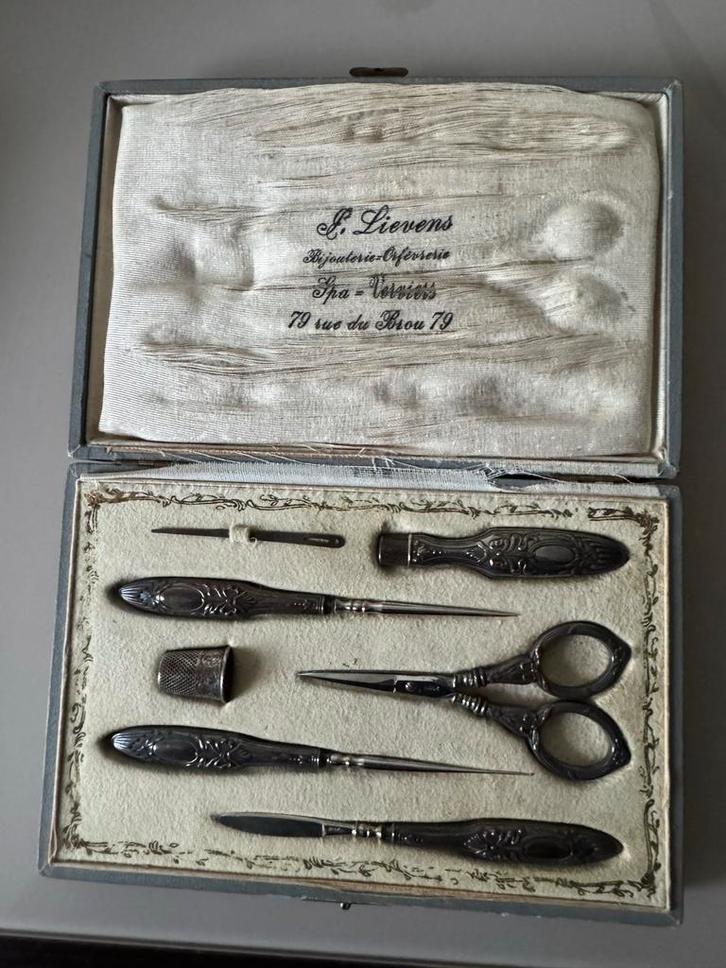Antiek Naaigarnituur in Originele Doos, Antiek en Kunst, Antiek | Bestek, Ophalen