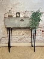 Vintage sidetable, Huis en Inrichting, Tafels | Sidetables, Gebruikt, 100 tot 150 cm, Vintage, Sfeervol, Ophalen of Verzenden