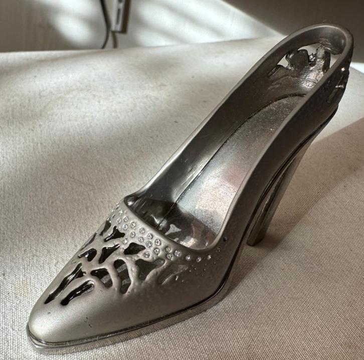 Miniatuur damespumpschoentje, Verzamelen, Beelden en Beeldjes, Overige typen, Verzenden