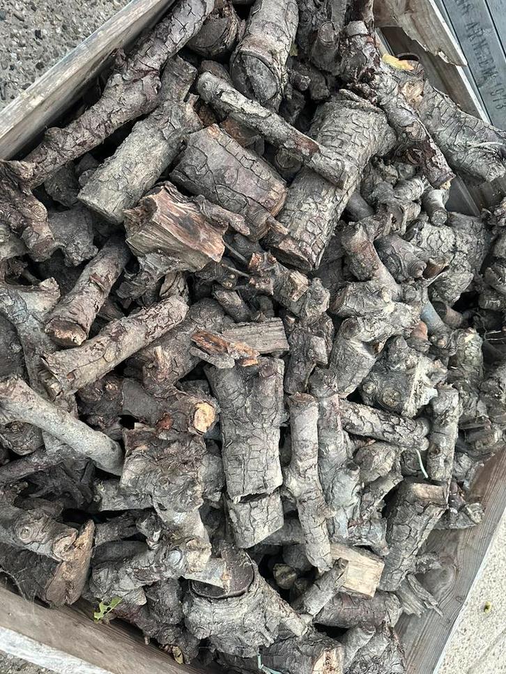 Droog perenhout, kersenhout. Fijn van formaat, Tuin en Terras, Haardhout, Blokken, Overige houtsoorten, 3 tot 6 m³, Ophalen