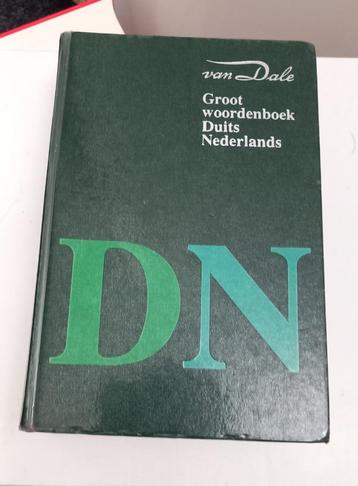 Woordenboek D-N, van Dale beschikbaar voor biedingen