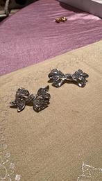 Broches oud puntgaaf, Verzenden, Zo goed als nieuw