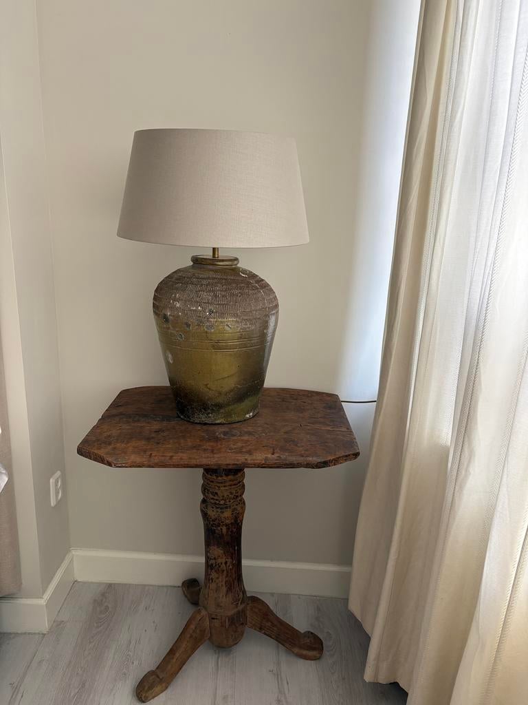 Erg mooi oud wijntafeltje!, Huis en Inrichting, Tafels | Bijzettafels, Ophalen, Minder dan 55 cm, Gebruikt, 60 cm of meer