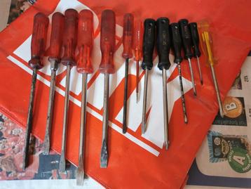 Diverse schroevendraaiers beschikbaar voor biedingen