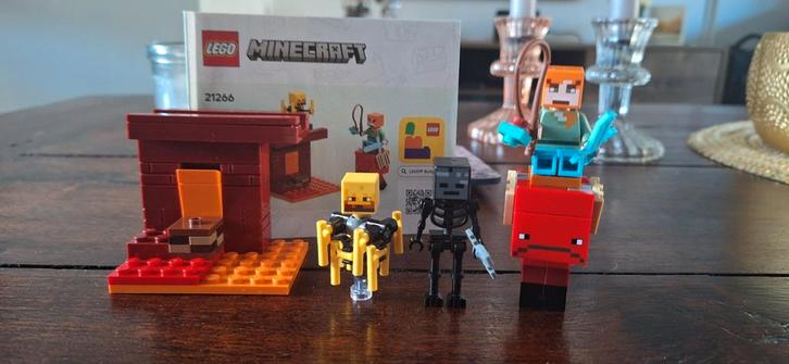 LEGO Minecraft De Nether Poort 21266, Kinderen en Baby's, Speelgoed | Duplo en Lego, Nieuw, Lego, Complete set, Ophalen of Verzenden