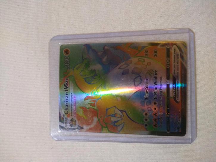 Charizard VMAX Rainbow - Zeldzame Pokémonkaart!, Hobby en Vrije tijd, Verzamelkaartspellen | Pokémon, Zo goed als nieuw, Losse kaart