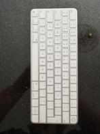 Apple Magic Keyboard A2449 QWERTY wit, Computers en Software, Ophalen of Verzenden, Zo goed als nieuw