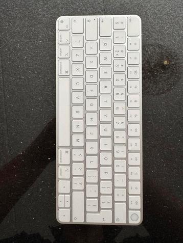 Apple Magic Keyboard A2449 QWERTY wit beschikbaar voor biedingen