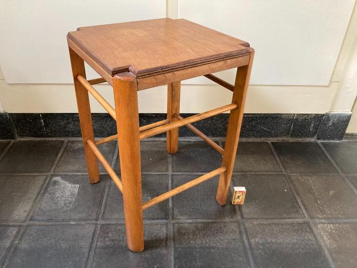 Jaren 70 houten krukje kruk plantentafeltje bijzettafeltje, Huis en Inrichting, Krukjes, Zo goed als nieuw, Ophalen of Verzenden
