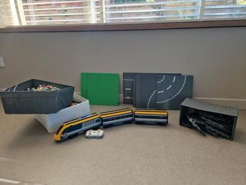 Lego passagiers trein city. 2 bakken vol Lego.  beschikbaar voor biedingen