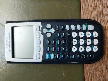 Te koop Texas Instruments TI 84 PLUS beschikbaar voor biedingen