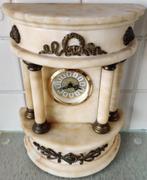 3x Tafel klokje met zuilen massieve marmer/ tafelklok/kantoo, Ophalen