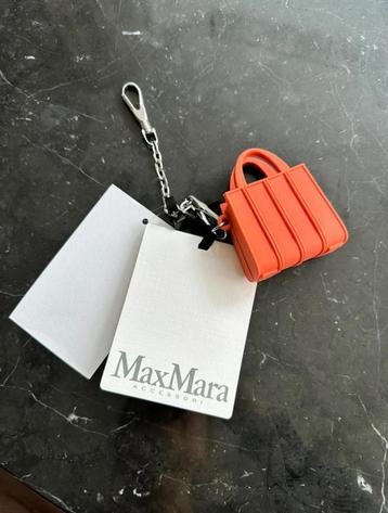 Max Mara sleutelhanger (nieuw met tags) beschikbaar voor biedingen