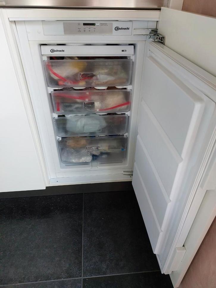 Inbouw vriezer deur op deur, Bauknecht 3,5 lade, Witgoed en Apparatuur, Vriezers en Diepvrieskisten, Gebruikt, Inbouw, 85 tot 120 cm