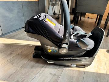 Maxi Cosi Rock + 2x familyfix2 onderstel beschikbaar voor biedingen