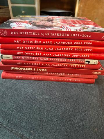 Ajax jaarboeken  beschikbaar voor biedingen