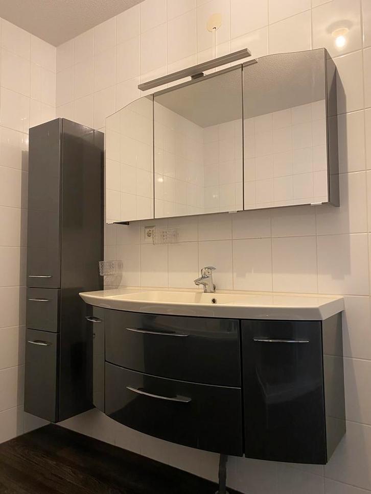 Complete Badkamermeubel met Spiegelkast | 120 cm | hoge kast, Huis en Inrichting, Badkamer | Badkamermeubels, Zo goed als nieuw