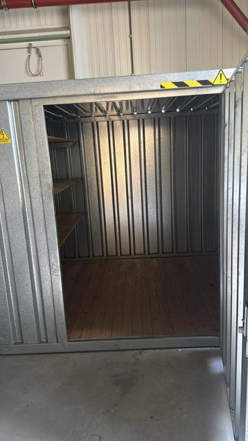 container beschikbaar voor biedingen