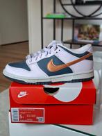 Nike Dunk Low "Metallic Copper" maat 37.5, Kleding | Dames, Schoenen, Wit, Nike, Nieuw, Ophalen of Verzenden