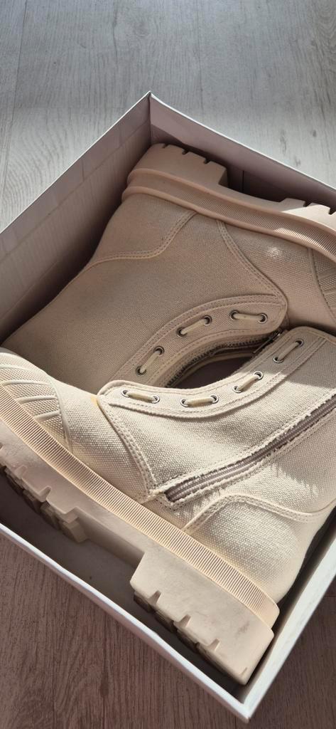 Half hoge dames boots., Kleding | Dames, Schoenen, Nieuw, Dansschoenen, Beige, Ophalen of Verzenden