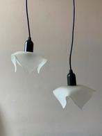 Vintage hanglampjes, mat wit glas, jaren 80, Huis en Inrichting, Lampen | Hanglampen, Ophalen of Verzenden, Gebruikt, Glas, Minder dan 50 cm