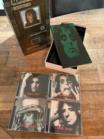 Alice Cooper - The life and crimes of (4 cd box) beschikbaar voor biedingen