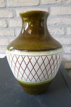 vintage mosgroene vaas met aparte decoratie, Huis en Inrichting, Woonaccessoires | Vazen, Gebruikt, Overige kleuren, Aardewerk of Porselein