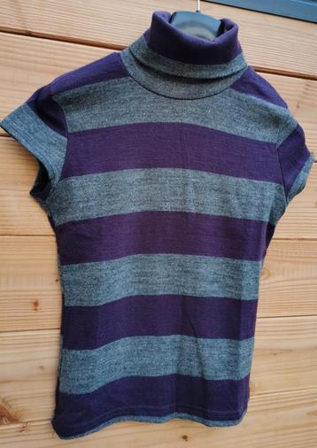 Tricot top met col mt. S beschikbaar voor biedingen