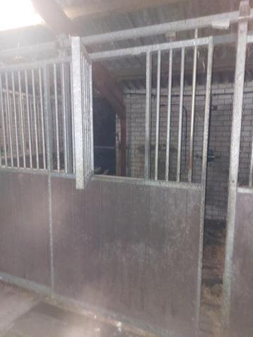 Paardenboxen beschikbaar voor biedingen