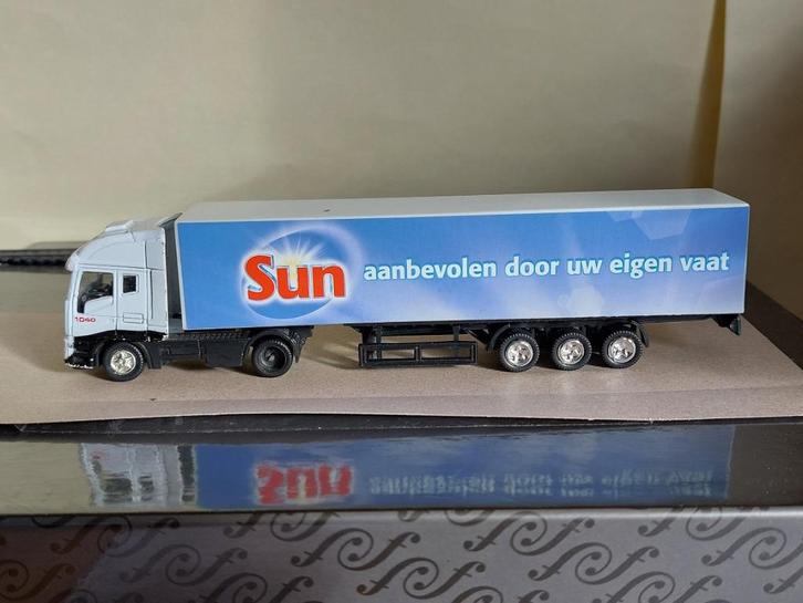 MTHO - vrachtwagen met oplegger "Sun" (12385), Hobby en Vrije tijd, Modeltreinen | H0, Gebruikt, Overige typen, Wisselstroom, Overige merken