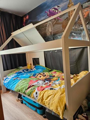 Leuk bedhuis 90x200 beschikbaar voor biedingen