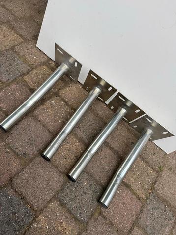 Banden / velgen houders, set van 4, robuste houders beschikbaar voor biedingen