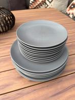 Grijs servies IKEA 10x kleine bord en 9x groot bord, Antiek en Kunst, Antiek | Servies compleet, Ophalen of Verzenden