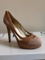 High heels van Guess in mat 37 Nieuw!, Kleding | Dames, Schoenen, Pumps, Guess, Beige, Nieuw