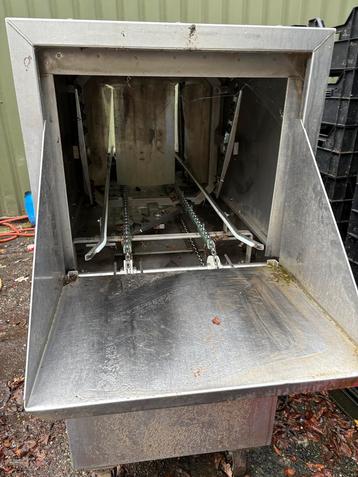 Krattenwasmachine - Wasstraat voor kratten beschikbaar voor biedingen