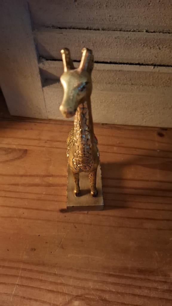 Gouden Giraffe Beeldje, Tuin en Terras, Tuinbeelden, Ophalen of Verzenden, Zo goed als nieuw, Metaal, Dierenbeeld