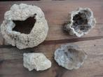 HEB NOG 4 HALVE BOLLEN GEODE BERG KRISTAL  VOOR 2,50, Ophalen of Verzenden, Mineraal