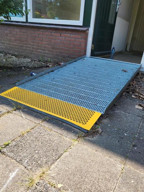 Oprijplaat/Drempelhulp gegalvaniseerd staal, Diversen, Rolstoelen, Zo goed als nieuw, Elektrische rolstoel, Ophalen