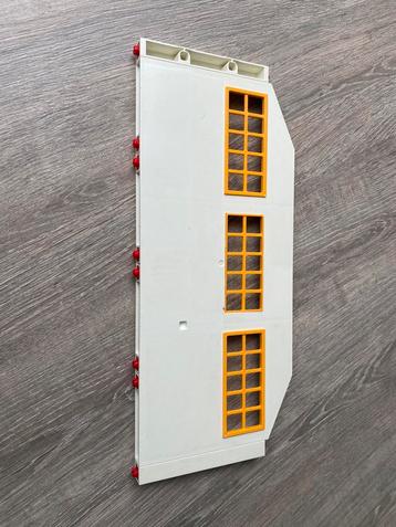 Muurdeel manege. beschikbaar voor biedingen