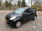 Daihatsu Sirion 1.0 51KW 2006 Zwart, Auto's, Daihatsu, Voorwielaandrijving, Stof, 750 kg, Zwart