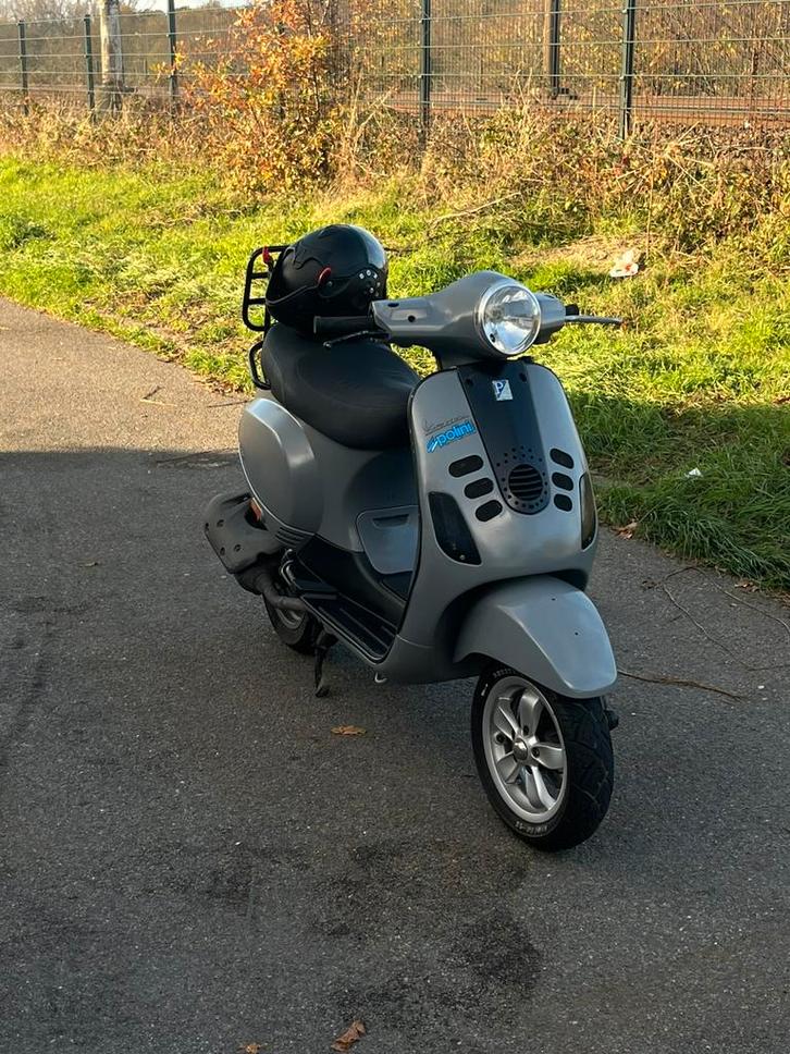 Vespa lx Runner vxr 200cc lc 4v DD blok, Fietsen en Brommers, Brommers | Vespa, Zo goed als nieuw, Ophalen of Verzenden